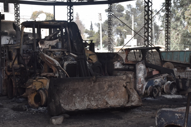 YPG/PKK'lı teröristler, Afrin'i yakıp yıkarak kaçtı